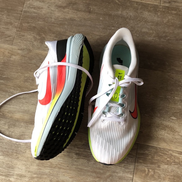 Nike WINFLO shoes - Picture 3 of 7